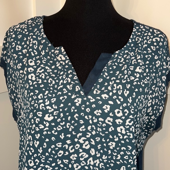 Women’s short sleeve pullover Tunic - Picture 2 of 5
